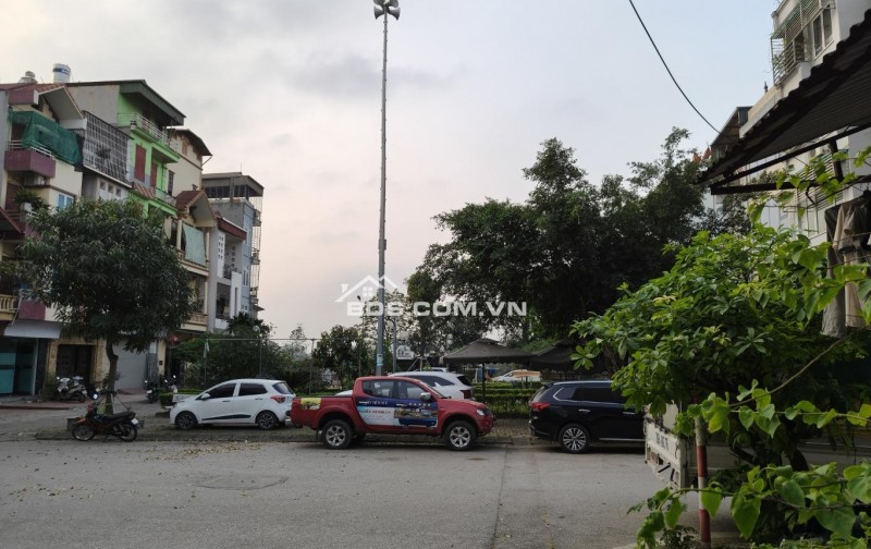 Căn góc - Khu phân lô Tái Định cư - mặt đường Tam Trinh. Nhà View Công Viên Mini, Hồ điều hòa. Giá 14,5 Tỷ